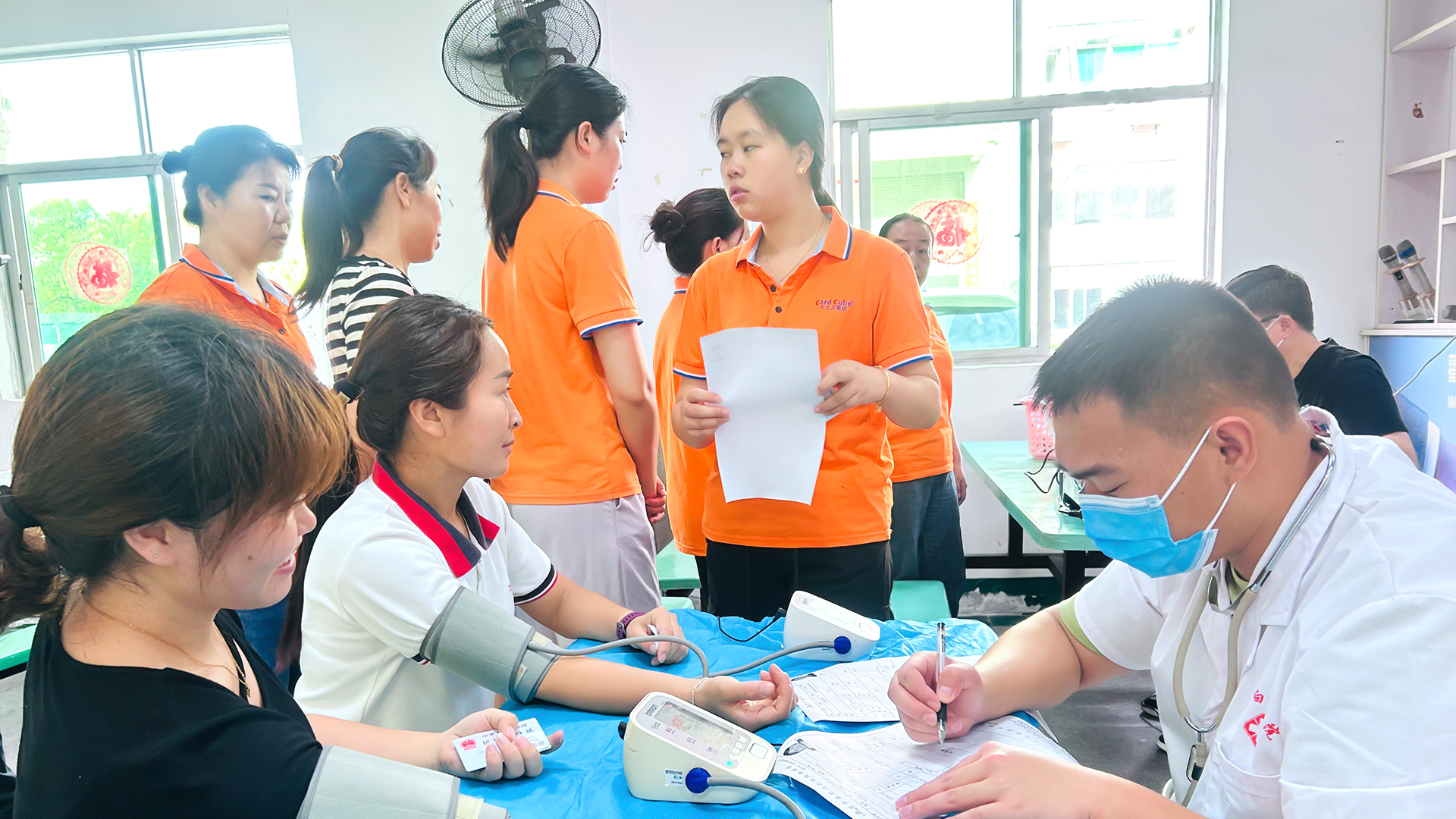 關(guān)愛員工健康 護(hù)航幸福未來 卡立方集團(tuán)RFID智能卡工廠開展2025年員工健康體檢活動